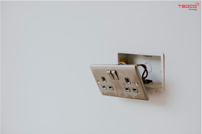 Signs It’s Time to Call an Electrician Company for an Inspection 22